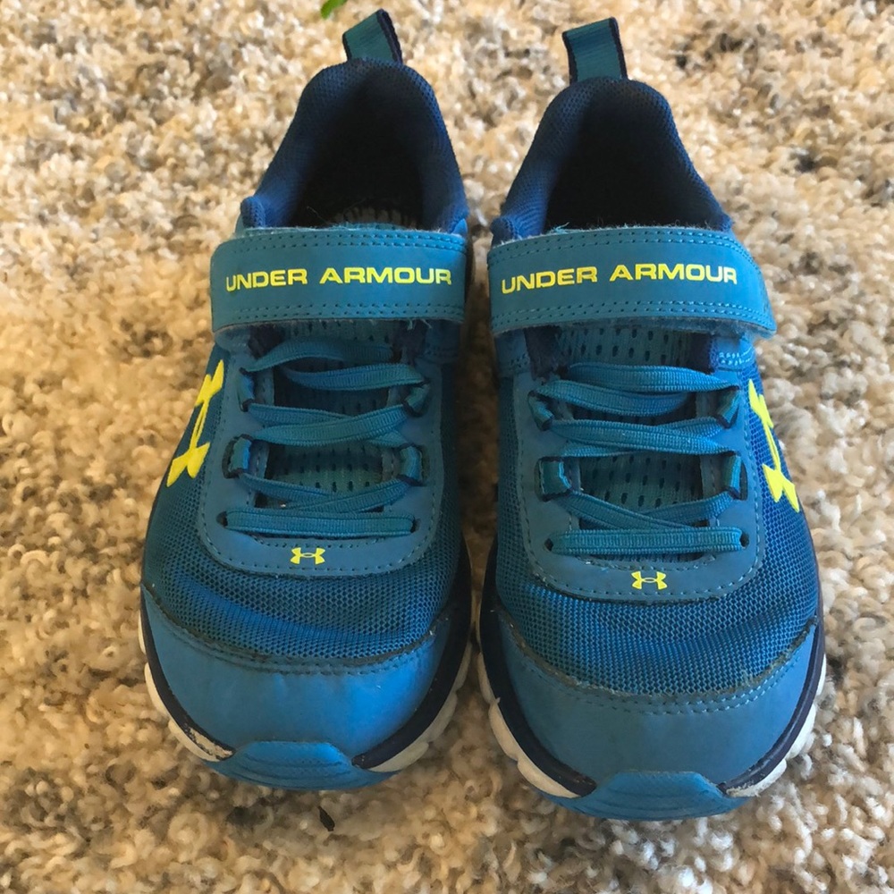 Under Armour Tennis shoes. Play condition